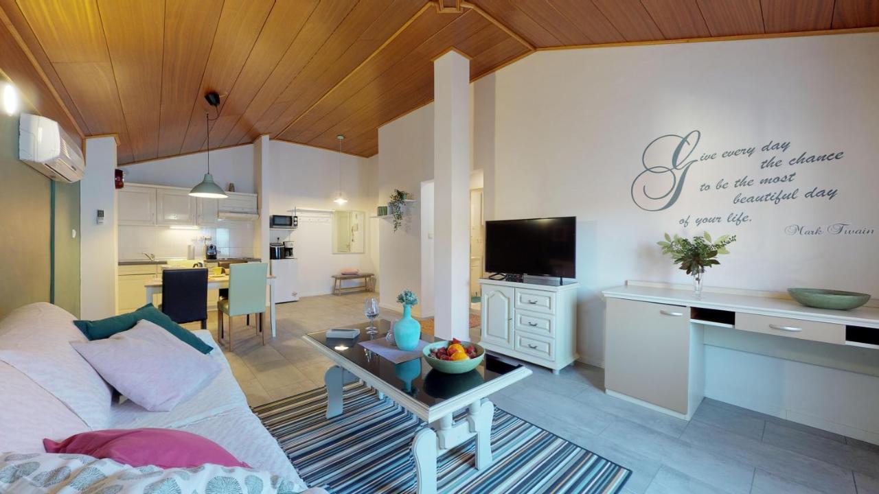 Lara Deluxe Superior 5 Star Apartment, Your Piece Of Heaven By The Sea & Park Novigrad  Luaran gambar